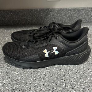 NWOT Under Armour Charged Escape Mens Black Sneakers